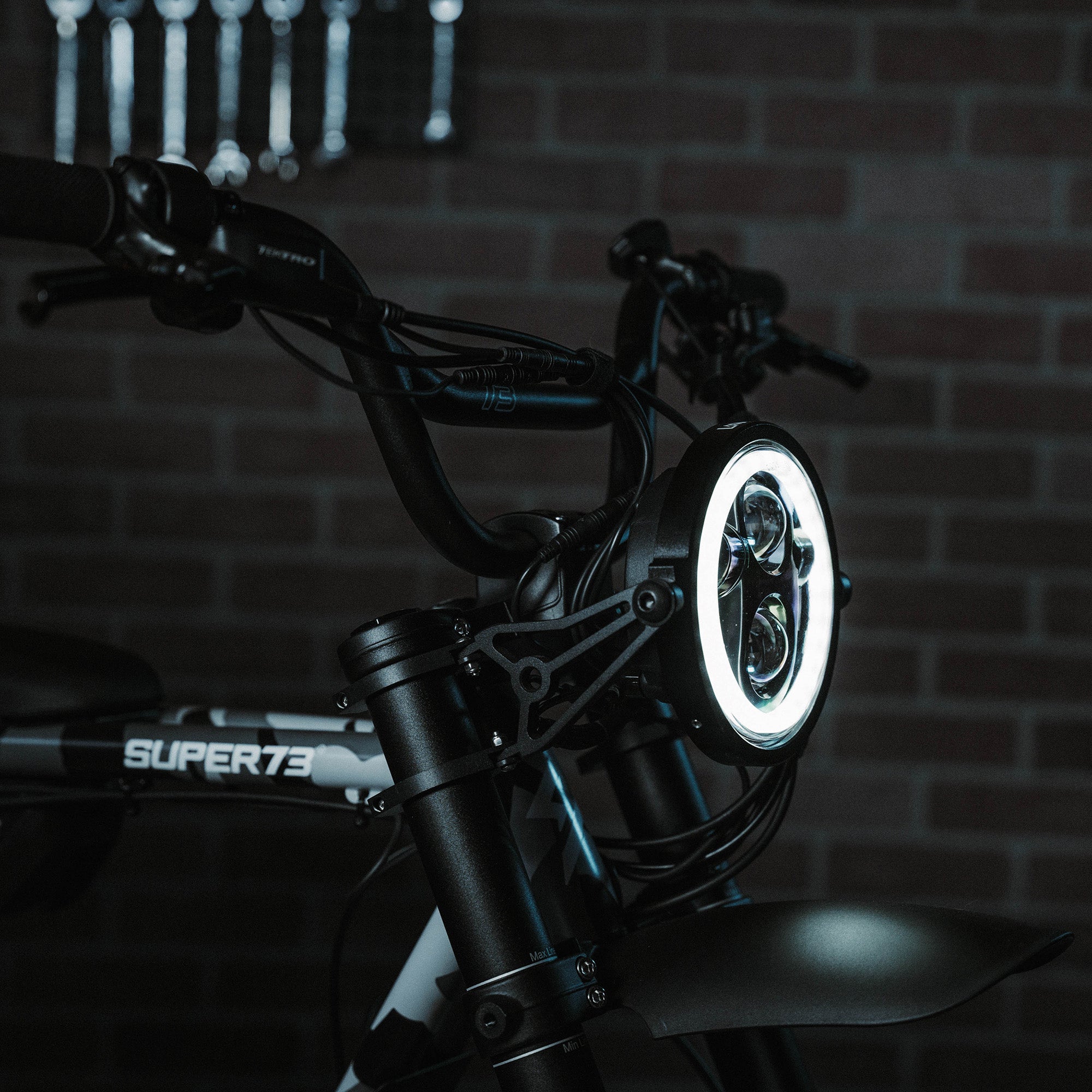 「Light Mellow Summer」 White Halo Headlights | Super73 Halo Headlights | Loomenade